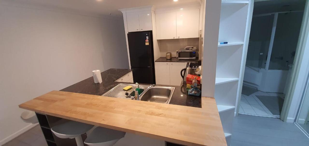 Dana-cozy Private In Shared Apt-rm 2 Apartment